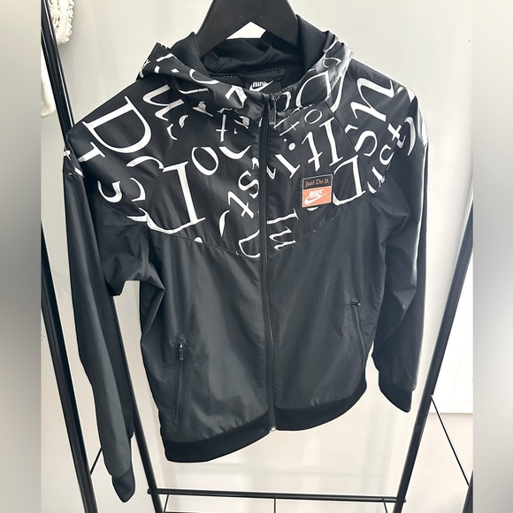 Nike || LOT OF 2 - Golf Jacket and Sweater || Youth Medium - Picture 9 of 9